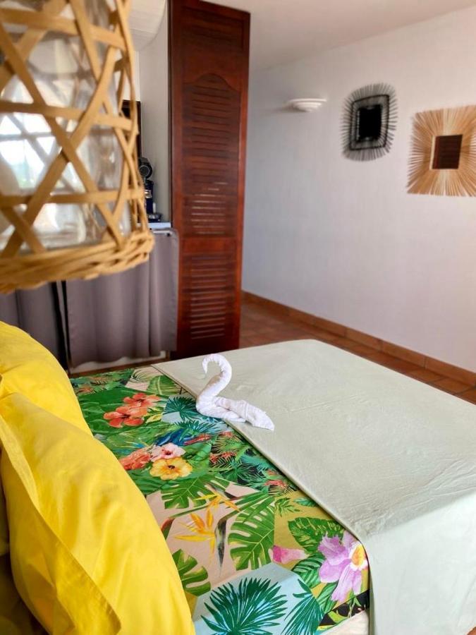Charmant Studio A La Residence De La Baie De Tartane La Trinité Eksteriør bilde